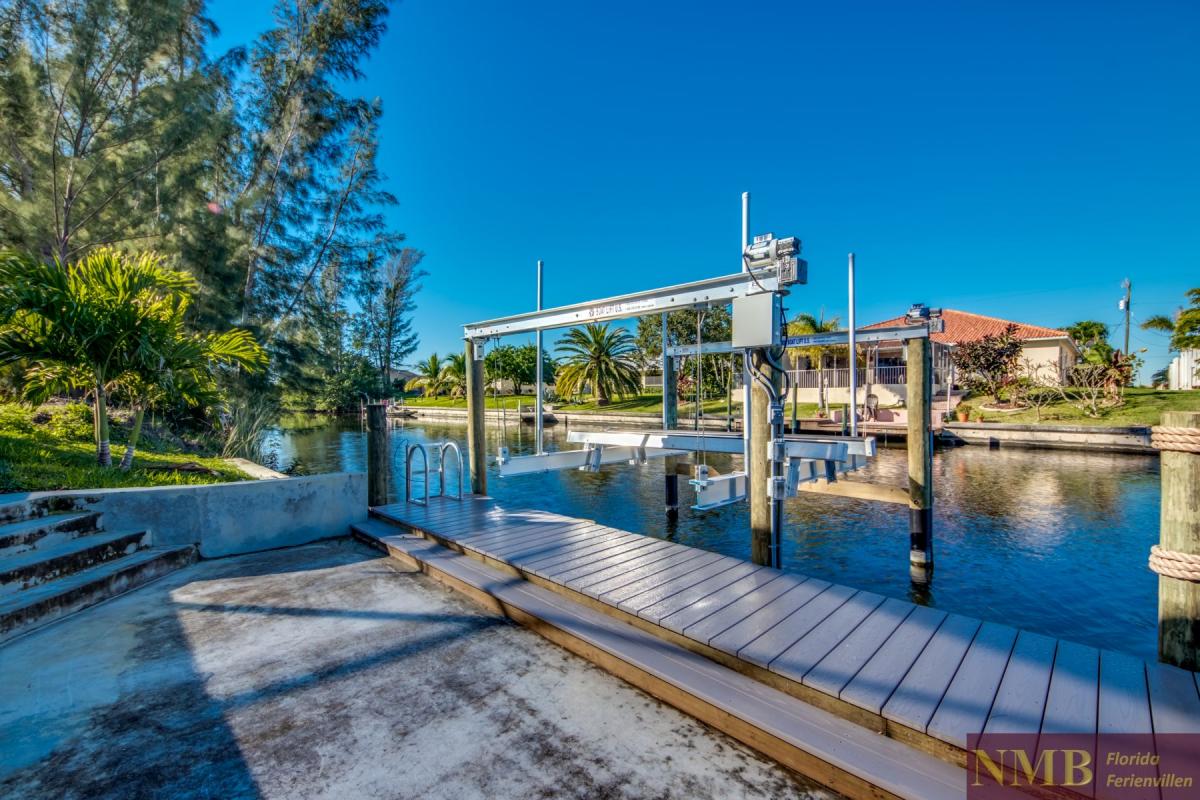 Ferienhaus-Maverick_57-Dock  Boat Lift